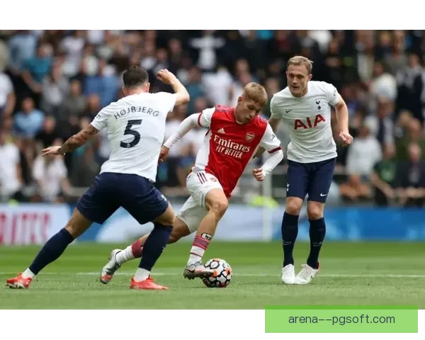 阿姆拉巴特压哨租借加盟曼联引发转会市场新热潮